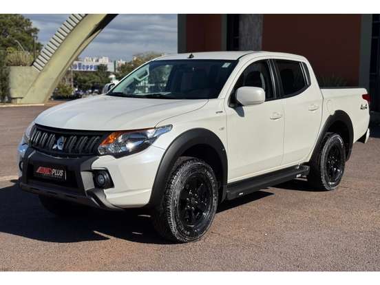 MITSUBISHI-L200 TRITON-2.4 16V TURBO DIESEL OUTDOOR GLX CD 4X4 MANUAL MITSUBISHI-L200 TRITON-2023