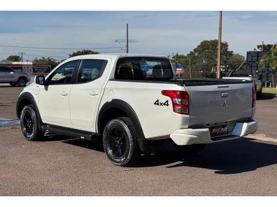 MITSUBISHI-L200 TRITON-2023