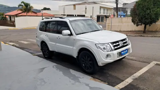 MITSUBISHI PAJERO FULL 3.2 HPE 4X4 16V TURBO INTERCOOLER DIESEL 4P AUTOMÁTICO MITSUBISHI PAJERO FULL 3.2 HPE 4X4 16V TURBO INTERCOOLER DIESEL 4P AUTOMÁTICO