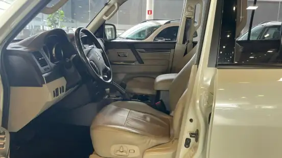 MITSUBISHI-PAJERO FULL-3.8 HPE 4X4 V6 24V GASOLINA 4P AUTOMÁTICO MITSUBISHI-PAJERO FULL-2014