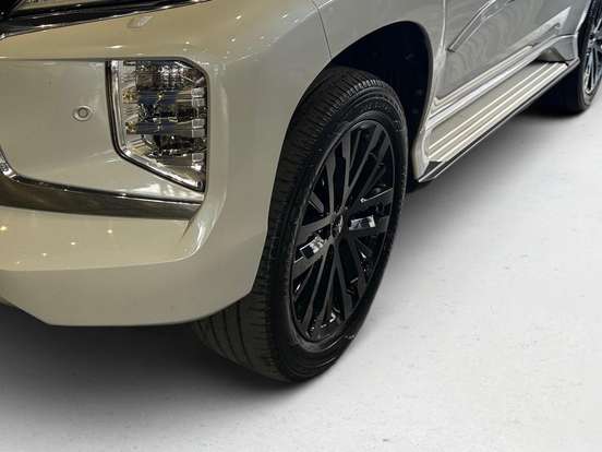 MITSUBISHI-PAJERO SPORT-2.4 16V MIVEC TURBO DIESEL LEGEND BLACK AWD AUTOMÁTICO MITSUBISHI-PAJERO SPORT-2023