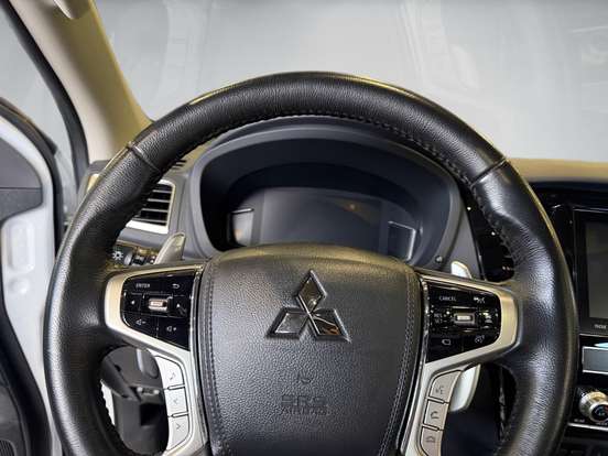MITSUBISHI-PAJERO SPORT-2.4 16V MIVEC TURBO DIESEL LEGEND BLACK AWD AUTOMÁTICO MITSUBISHI-PAJERO SPORT-2023