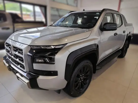 MITSUBISHI TRITON 2.4 BITURBO DIESEL CD KATANA 4X4 AUTOMÁTICO MITSUBISHI TRITON 2.4 BITURBO DIESEL CD KATANA 4X4 AUTOMÁTICO