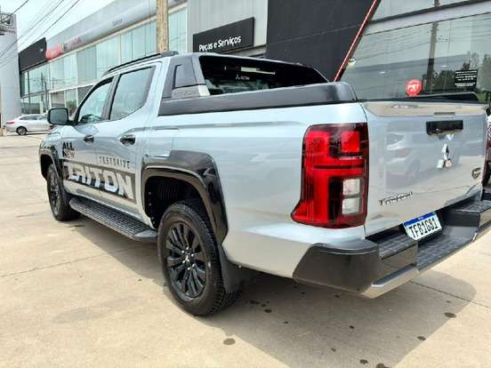 MITSUBISHI-TRITON-2.4 BITURBO DIESEL CD KATANA 4X4 AUTOMÁTICO MITSUBISHI-TRITON-2025