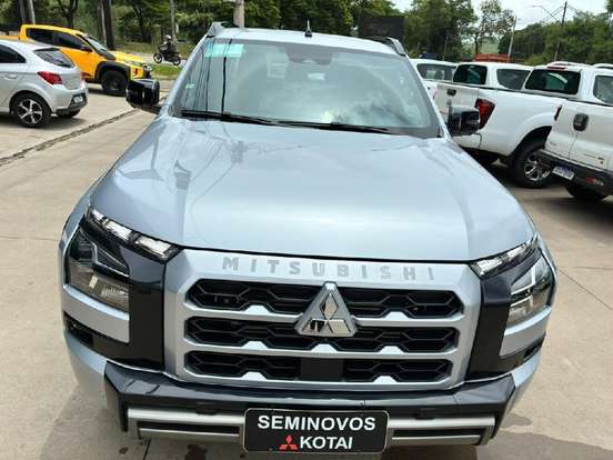MITSUBISHI-TRITON-2025