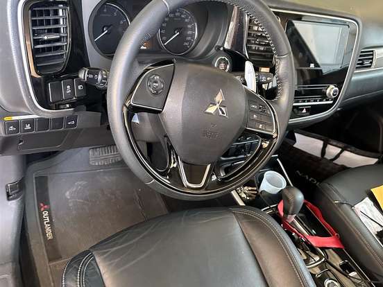 MITSUBISHI-OUTLANDER-3.0 MIVEC V6 GASOLINA HPE-S AWD AUTOMÁTICO MITSUBISHI-OUTLANDER-2021