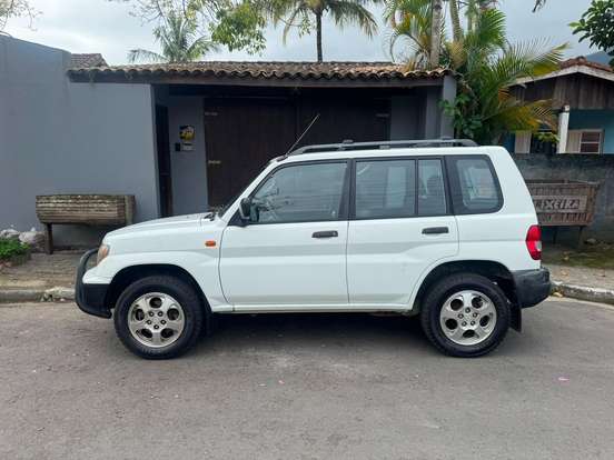 MITSUBISHI-PAJERO IO-2000