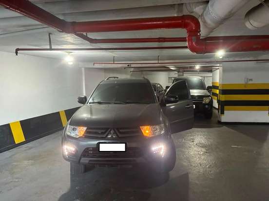 MITSUBISHI-PAJERO-2015