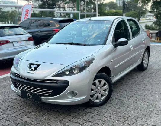 PEUGEOT 207 1.4 XR 8V FLEX 4P MANUAL PEUGEOT 207 1.4 XR 8V FLEX 4P MANUAL