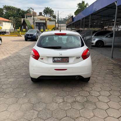 PEUGEOT-208-2014