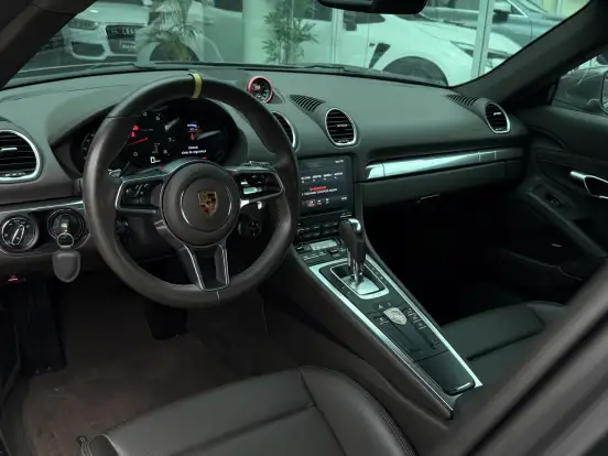 PORSCHE-718-2021
