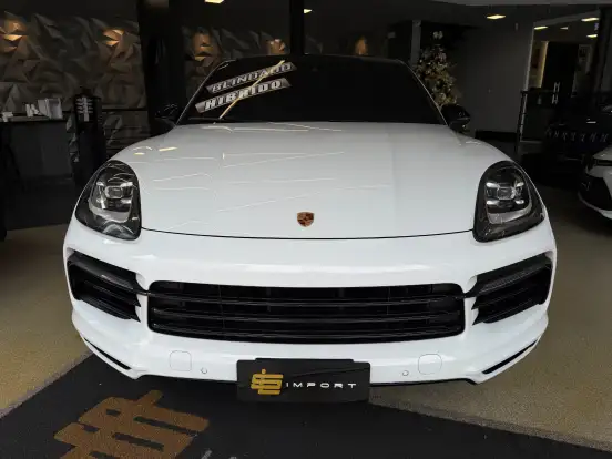 PORSCHE-CAYENNE-2021