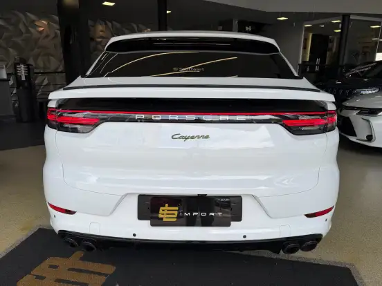 PORSCHE-CAYENNE-2021