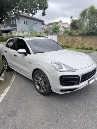 PORSCHE-CAYENNE-2023