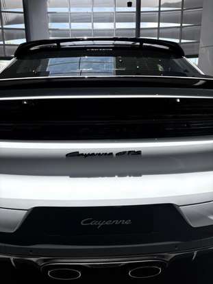 PORSCHE-CAYENNE-2025