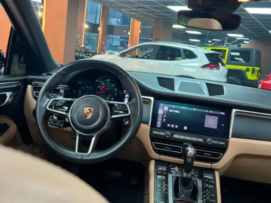 PORSCHE-MACAN-2.0 16V GASOLINA 4P AUTOMÁTICO PORSCHE-MACAN-2019