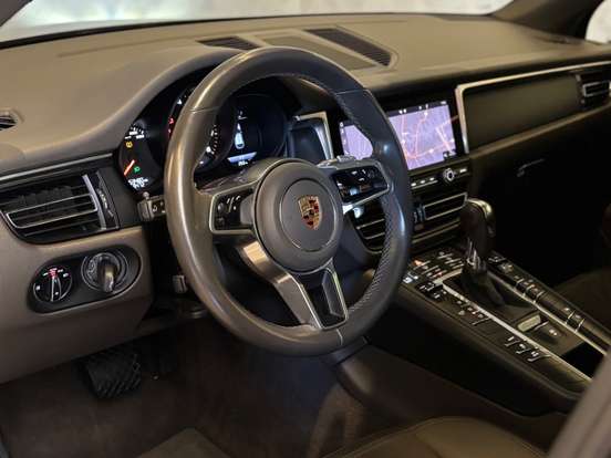 PORSCHE-MACAN-2.0 16V GASOLINA 4P AUTOMÁTICO PORSCHE-MACAN-2020