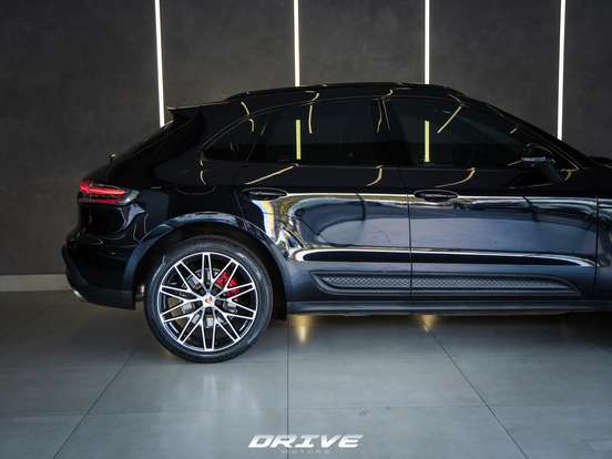 PORSCHE-MACAN-2023
