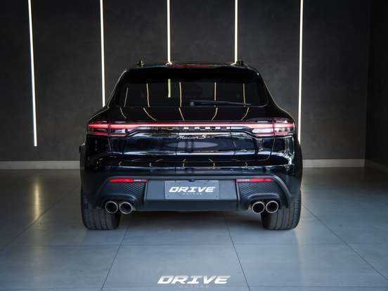 PORSCHE-MACAN-2023