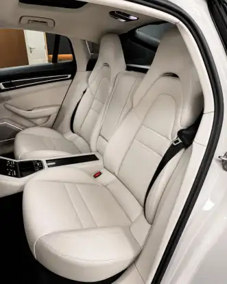 PORSCHE-PANAMERA-2023