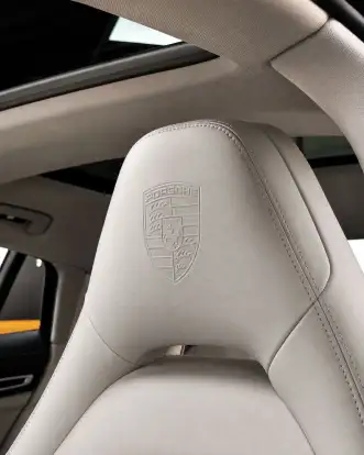 PORSCHE-PANAMERA-2023