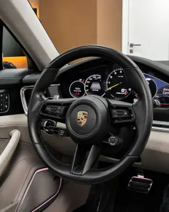PORSCHE-PANAMERA-2023