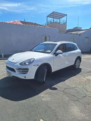 PORSCHE-CAYENNE-2013
