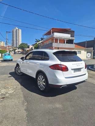 PORSCHE-CAYENNE-2013