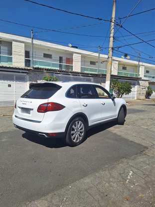 PORSCHE-CAYENNE-2013