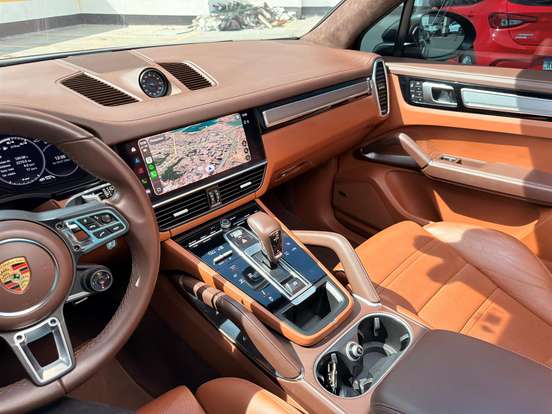 PORSCHE-CAYENNE-2023