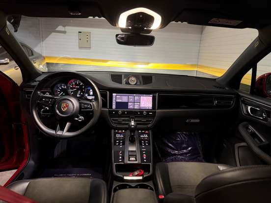 PORSCHE-MACAN-2021