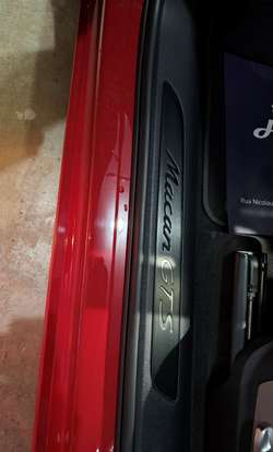PORSCHE-MACAN-2021