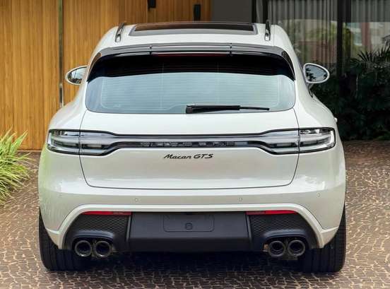 PORSCHE-MACAN-2024