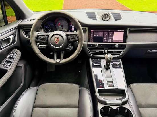 PORSCHE-MACAN-2024