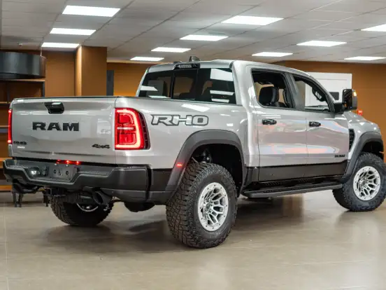 RAM-1500-3.0 HURRICANE 6 BITURBO GASOLINA LARAMIE NIGHT EDITION CD 4X4 AUTOMÁTICO RAM-1500-2025