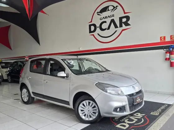 RENAULT SANDERO 1.6 PRIVILÉGE 16V FLEX 4P AUTOMÁTICO RENAULT SANDERO 1.6 PRIVILÉGE 16V FLEX 4P AUTOMÁTICO