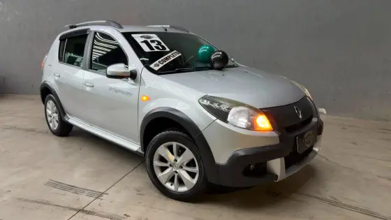 RENAULT SANDERO 1.6 STEPWAY 8V FLEX 4P MANUAL RENAULT SANDERO 1.6 STEPWAY 8V FLEX 4P MANUAL