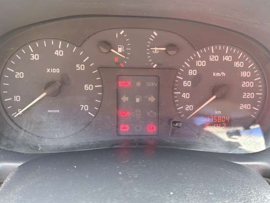 RENAULT-CLIO-2004