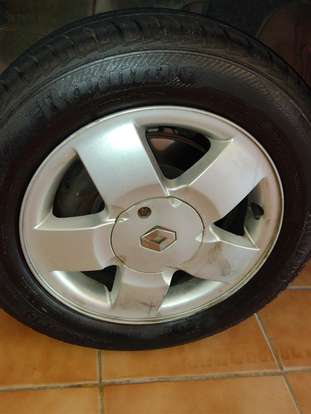 RENAULT-CLIO-2004