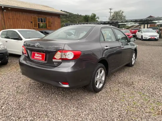 TOYOTA-COROLLA-2011