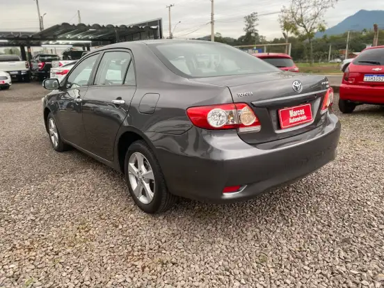 TOYOTA-COROLLA-2011