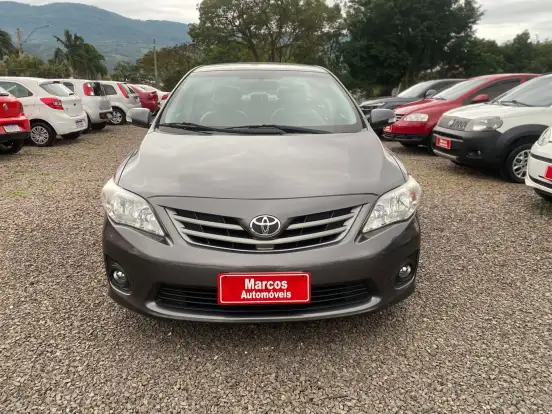 TOYOTA-COROLLA-2011