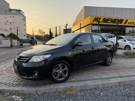 TOYOTA-COROLLA-2013