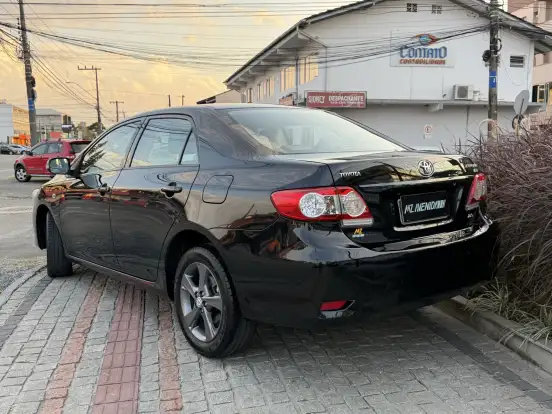 TOYOTA-COROLLA-2013