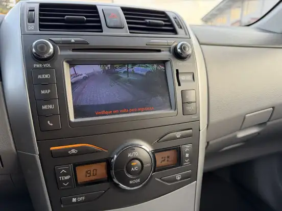 TOYOTA-COROLLA-2013