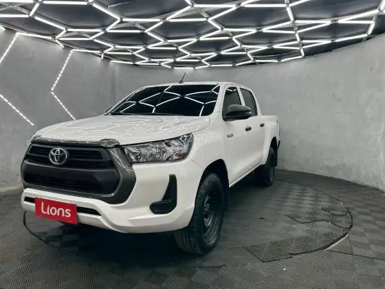 TOYOTA HILUX 2.8 D-4D TURBO DIESEL CD POWER PACK 4X4 MANUAL TOYOTA HILUX 2.8 D-4D TURBO DIESEL CD POWER PACK 4X4 MANUAL