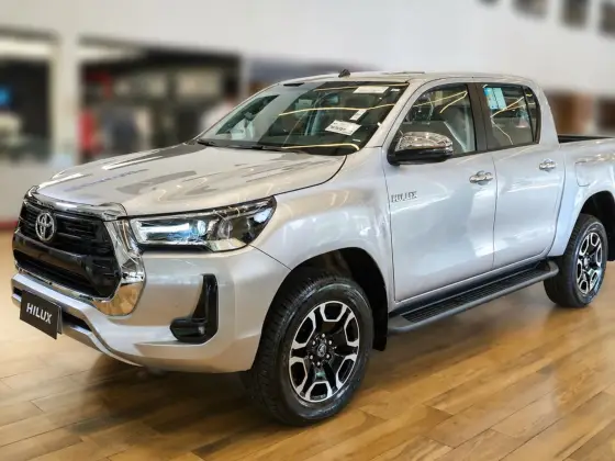 TOYOTA HILUX 2.8 D-4D TURBO DIESEL CD SRV 4X4 AUTOMÁTICO