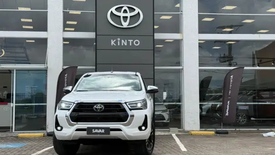 TOYOTA HILUX 2.8 D-4D TURBO DIESEL CD SRX 4X4 AUTOMÁTICO