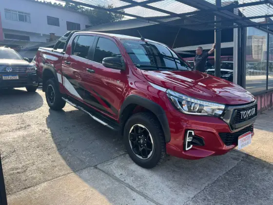 TOYOTA HILUX 2.8 GR SPORT 4X4 CD 16V DIESEL 4P AUTOMÁTICO TOYOTA HILUX 2.8 GR SPORT 4X4 CD 16V DIESEL 4P AUTOMÁTICO