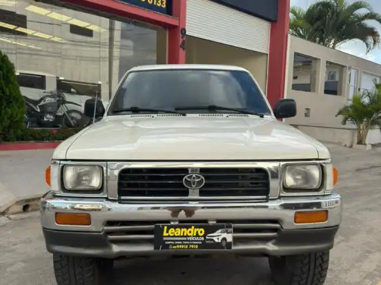 TOYOTA-HILUX-2.8 SR5 4X4 CD 8V DIESEL 4P MANUAL TOYOTA-HILUX-2001